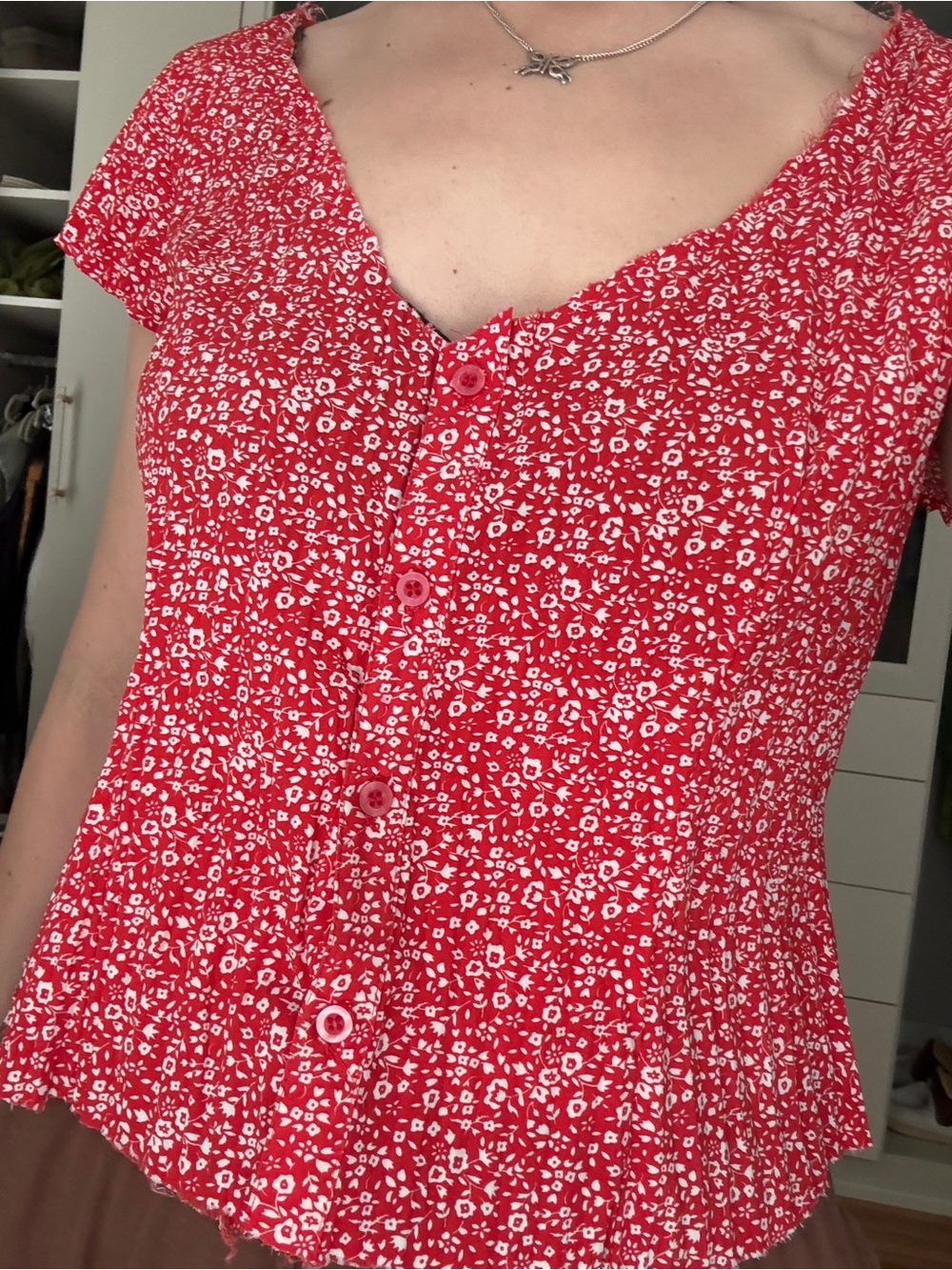VTG Red Floral Button-Front Short sleeve Blouse